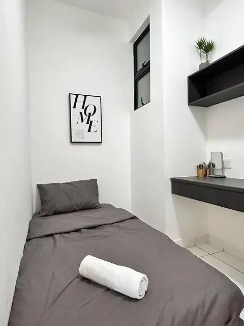 Apartment Hck10 Platino Projector /3Min Walk Paradigm/Sutera Jb Johor Bahru